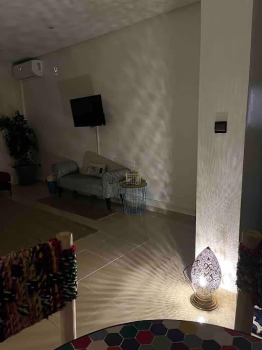 Chez Joudia Et Mamoun Apartment Marrakesh Bagian luar foto